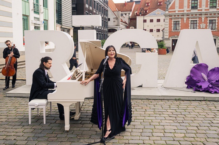 «Gala Galante. Viva La Musica!» mākslinieki pārvērš Vecrīgu par neparastu skatuvi 395367