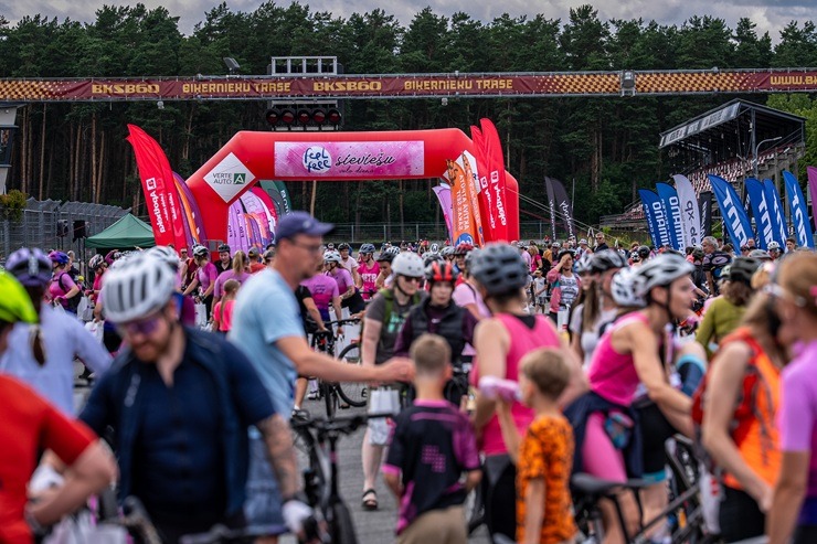 FeelFree Sieviešu Velo diena Biķerniekos pulcē teju 900 dalībnieču 395501
