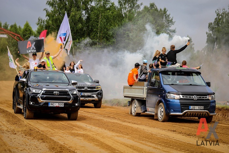 Jēkabpils novadā Pilskalnos aizvadīts aizraujošs Latvijas autokrosa čempionāta trešais posms 395531