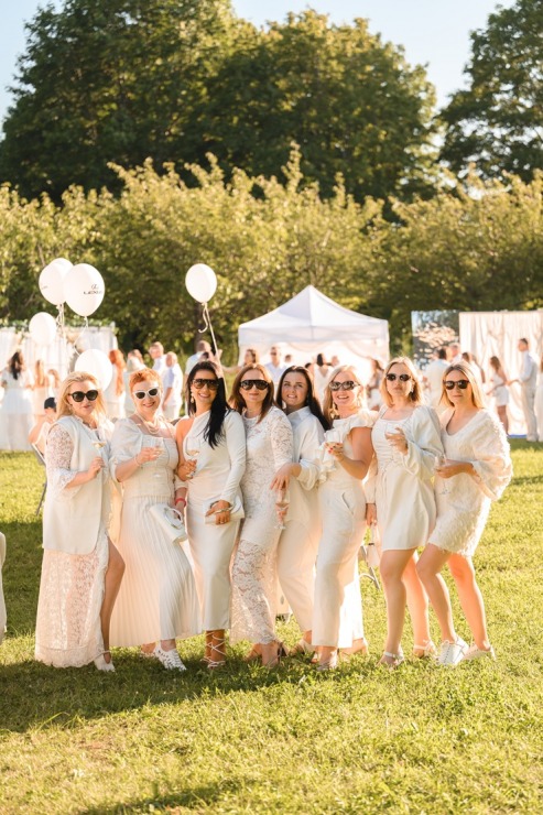 «White Sense Picnic» šogad atklāja Uzvaras parku jaunā gaismā 395766