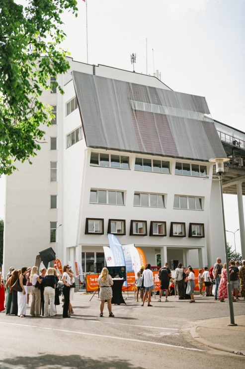 Siguldā apskatāms viena mākslineka garākais murālis 395798