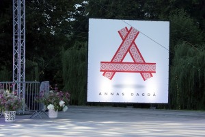 Annas dienas Krāslavas novada Dagdā apmeklē liels vietējo un pilsētas ciemiņu skaits - Foto
