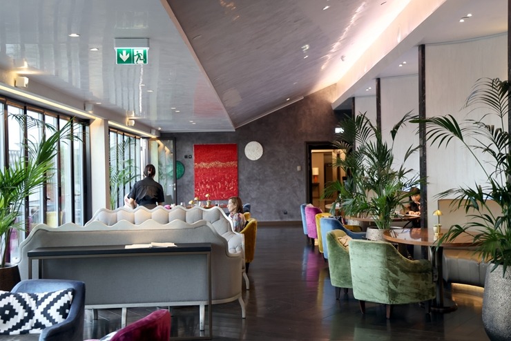 Izbaudām Vecrīgas viesnīcas «Grand Hotel Kempinski Riga» Michelin restorāna «Stage22 Bar & Restaurant» godalgoto vīna karti 396266