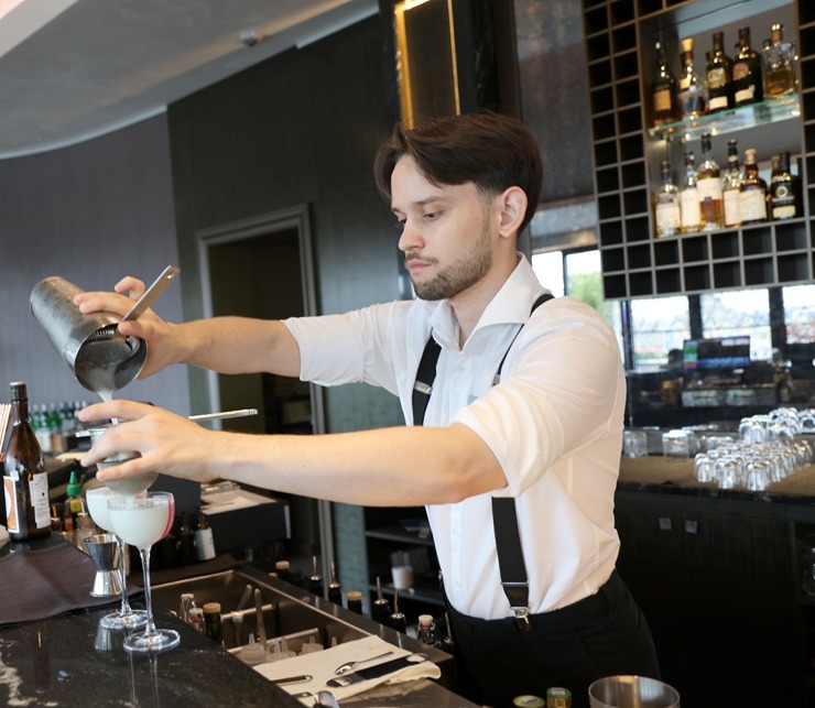 Izbaudām Vecrīgas viesnīcas «Grand Hotel Kempinski Riga» Michelin restorāna «Stage22 Bar & Restaurant» godalgoto vīna karti 396296