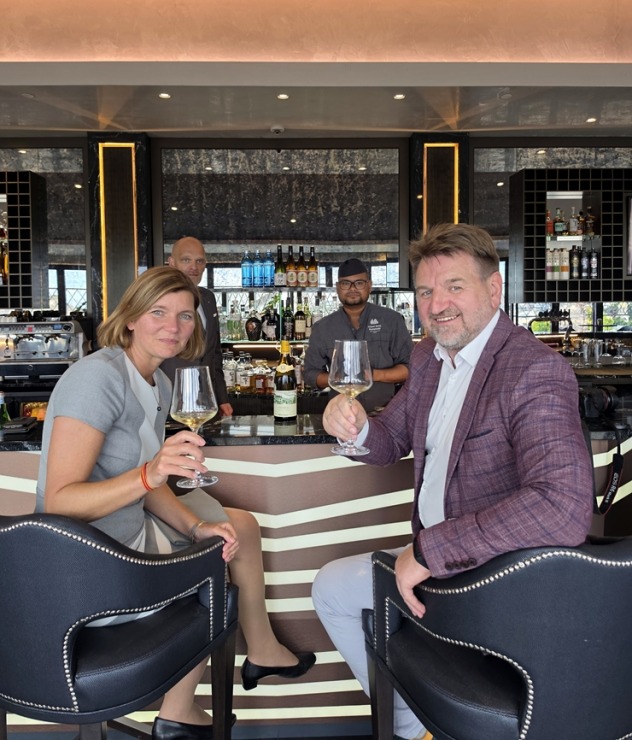 Izbaudām Vecrīgas viesnīcas «Grand Hotel Kempinski Riga» Michelin restorāna «Stage22 Bar & Restaurant» godalgoto vīna karti 396268