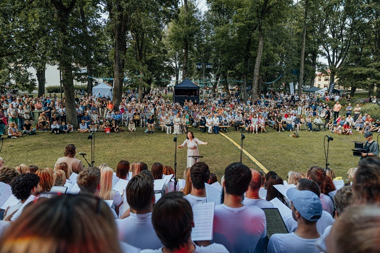 Valmiera vērienīgi svin 743. dzimšanas dienu 396342