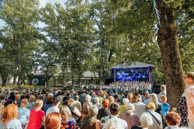 Valmiera vērienīgi svin 743. dzimšanas dienu 396343
