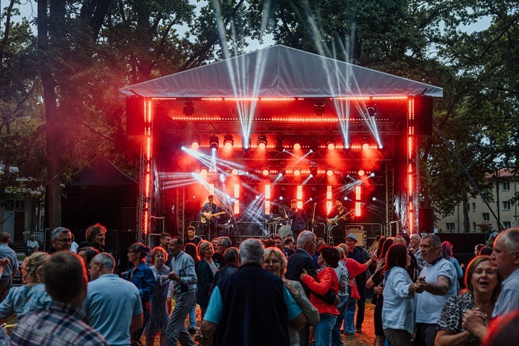 Valmiera vērienīgi svin 743. dzimšanas dienu 396347
