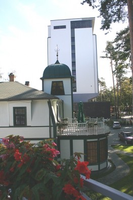 Tur pat atrodas pazīstama Jūrmalas viesnīca Jūrmala Spa 18527