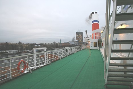 1990.gadā kuģis nonāca PSRS rokās un tika pārdēvēts par M/S Anna Karenina. 1991.gadā prāmi pilnībā izdemolēja padomju zaldāti, kas tika vesti mājās no 19681