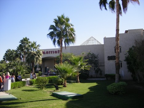 Kūrortviesnīca Marriott Beach Resort atrodas Šarm el Šeihas centrā - Naama Bay 20008