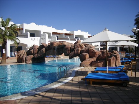 Viesnīcas baseins 20081