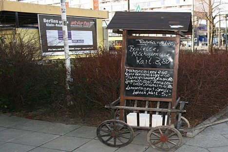 Ja sadomājas paēst pa berlīniešu gaumi, tad ieskaties www.currywurst-berlin.com 20242