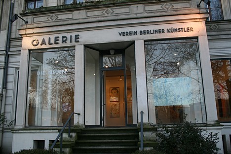Berlīnes viesus sagaida liels daudzums izstāžu un citu kultūras pasākumu, bet visos tos var skatīt internetā - www.berlin-tourist-information.de Berlīnes viesus sagaida liels daudzums izstāžu un citu kultūras pasākumu, bet visos tos var skatīt internetā - www.berlin-tourist-information.de 20279