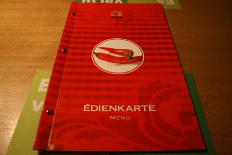 Ēdienu kartē, ko piedāvājam apmeklētājiem, ir 55 dažādu veidu picas, siltie ēdieni, salāti, saldie ēdieni, kā arī alus uzkodas. Katru ēdienkartē uzrād Ēdienu kartē, ko piedāvājam apmeklētājiem, ir 55 dažādu veidu picas, siltie ēdieni, salāti, saldie ēdieni, kā arī alus uzkodas. Katru ēdienkartē uzrād 20336