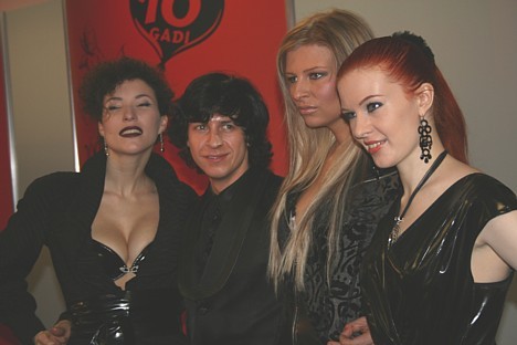 Iezīmējiet vismaz 14.02.2008, lai neaizmirstu apsveikt savu mīļoto un varbūt divatā aiziet uz Erots 2008. Sīkāka informācija: www.erots.lv Iezīmējiet vismaz 14.02.2008, lai neaizmirstu apsveikt savu mīļoto un varbūt divatā aiziet uz Erots 2008. Sīkāka informācija: www.erots.lv 20351