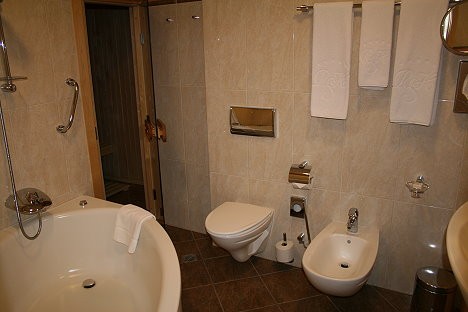 Junior Suite tipa numurā ir džakuži un sauna 20677