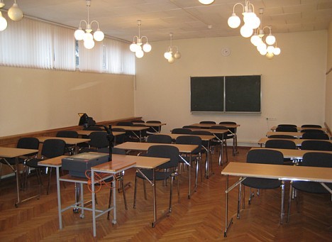 Semināru tepla vienlaicīgi var uzņemt līdz 35 viesiem. Sīkāka informācija par viesnīcu mājas lapā www.hotelkekava.lv Semināru tepla vienlaicīgi var uzņemt līdz 35 viesiem. Sīkāka informācija par viesnīcu mājas lapā www.hotelkekava.lv 21070