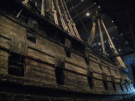 Vasa, kam bija 150 vīru liela apkalpe, nogrima pilnīgi, paņemot sev līdz vismaz 30, bet varbūt pat 50 cilvēku dzīvības Vasa, kam bija 150 vīru liela apkalpe, nogrima pilnīgi, paņemot sev līdz vismaz 30, bet varbūt pat 50 cilvēku dzīvības 21444