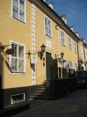 mid_19015 21654