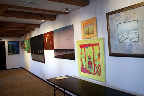 Mākslas galerija „Promenade” sagaida ikvienu, kas ver dizaina viesnīcas durvis - neparasta un pārsteidzoša ar savu izvietojumu vēsturiskās ēkas pirmaj Mākslas galerija „Promenade” sagaida ikvienu, kas ver dizaina viesnīcas durvis - neparasta un pārsteidzoša ar savu izvietojumu vēsturiskās ēkas pirmaj 22498