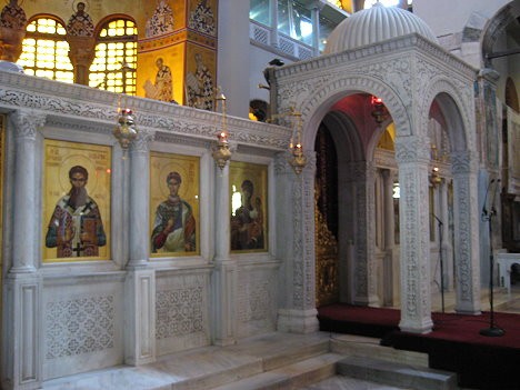Bazilika atgādina par agrās kristietības laikiem un ir viens no iespaidīgākajiem Grieķijas pareiztīcības pieminekļiem Bazilika atgādina par agrās kristietības laikiem un ir viens no iespaidīgākajiem Grieķijas pareiztīcības pieminekļiem 23560