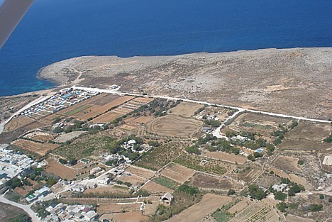 Malta ir iecienīta tūristu valsts. Tūristiem patīk gan vēsturiskās vietas, gan arī izbraukāt salu un iepazīt vietējo iedzīvotāju kultūru 23684