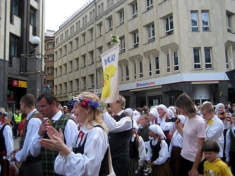 20080707-dziesmu sveetku gaajiens2 1031 24591