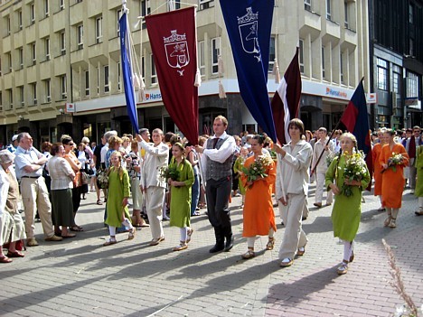 20080707-dziesmu sveetku gaajiens2 1202 24728