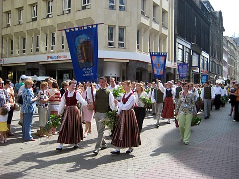 20080707-dziesmu sveetku gaajiens2 1240 24766