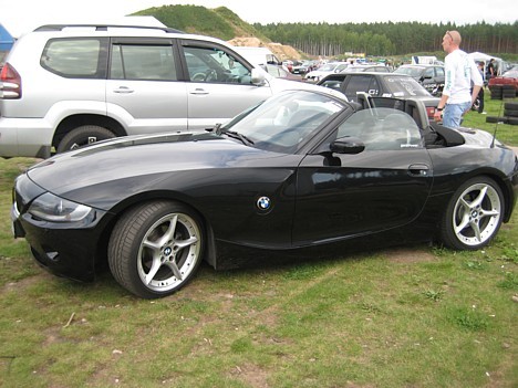 BMW Z4 ir jauks aplūkošanai, jo trasē tos vēl nemana. Varbūt pēc gadiem 5-10 26078