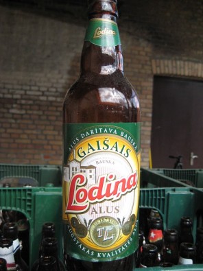 LODIŅA GAIŠAIS alus – pilnībā atspoguļo Lodiņa
alus darītavas būtību – izteiksmīgs iesala un apiņu aromāta sajaukums, neliels rūgtuma un iesala sald LODIŅA GAIŠAIS alus – pilnībā atspoguļo Lodiņa
alus darītavas būtību – izteiksmīgs iesala un apiņu aromāta sajaukums, neliels rūgtuma un iesala sald 26132