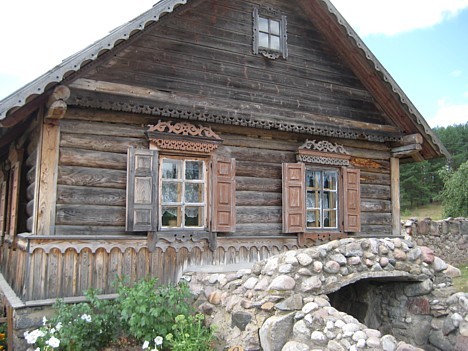 Māju apdare un dekori ir radniecīgi slāvu tautas celtniecības tradīcijām 26275