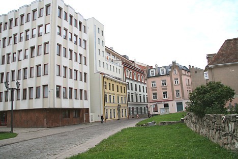 Viesnīcas Avalon Hotel bārs sadarbībā ar Latvijā lielāko tūrisma ziņu portālu Travelnews.lv rīko akciju līdz 30.09.2008, kur ar pildspalvas (uzraksts: 27309