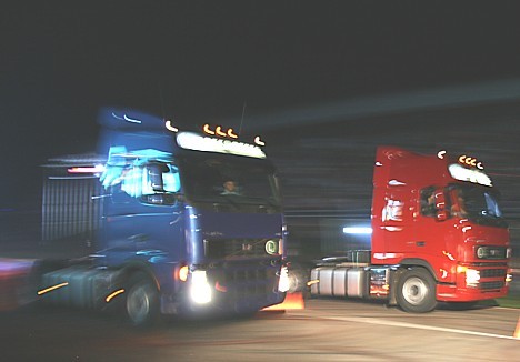 Dragreisa sacensībās ņēma dalību arī Volvo smagās automašīnas 27339