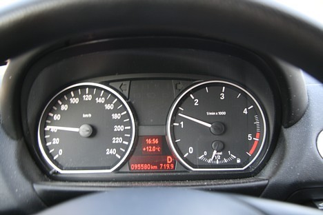 Kopējais kilometru skaits no Rīgas-Liepājas-Klaipēdas-Kauņas līdz Latvijas robežai Medumi ir 720 km. Kopējais kilometru skaits no Rīgas-Liepājas-Klaipēdas-Kauņas līdz Latvijas robežai Medumi ir 720 km. 28073