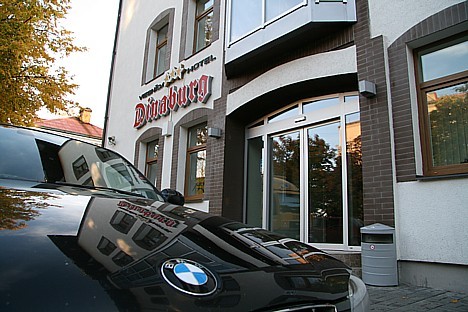 6.10.2008 BalticTravelnews.lv dienesta automašīna BMW 120d pulksten 7:45 pamet Daugavpili un dodas ceļā uz Rīgu 6.10.2008 BalticTravelnews.lv dienesta automašīna BMW 120d pulksten 7:45 pamet Daugavpili un dodas ceļā uz Rīgu 28079