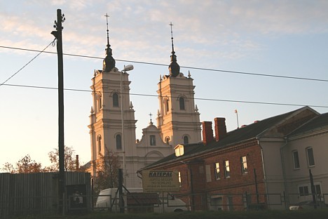 Daugavpils pirmdienas rīta galvenās ielas ap 8:00 ir labi noslogotas un pie daža luksofora ir jāgaida 5-7 minūšu rinda, bet citādi rīts ir jauks un sa Daugavpils pirmdienas rīta galvenās ielas ap 8:00 ir labi noslogotas un pie daža luksofora ir jāgaida 5-7 minūšu rinda, bet citādi rīts ir jauks un sa 28081