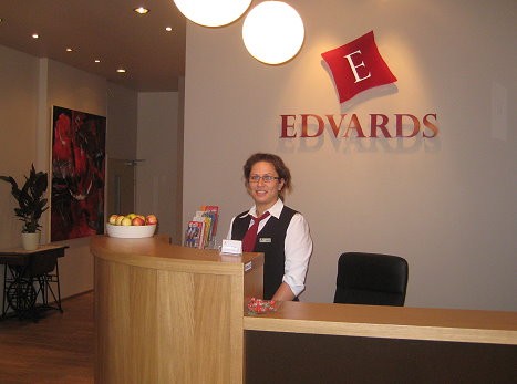 Edvards viesu uzņēmšanas dienests 28225