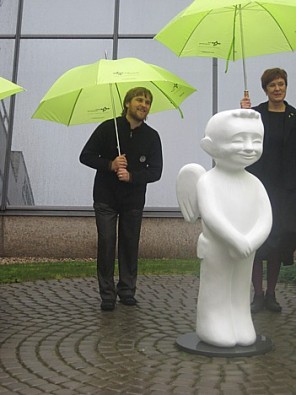 Baltais eņģelis aicinās cilvēkus no dažādām Eiropas pilsētām 2009. gadā apmeklēt Viļņu. Latvijas eņģelis ir viens no lielākajiem Baltais eņģelis aicinās cilvēkus no dažādām Eiropas pilsētām 2009. gadā apmeklēt Viļņu. Latvijas eņģelis ir viens no lielākajiem 28304