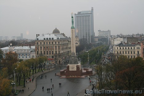 Ne no viena cita restorāna Rīgā tādu patriotisku skatu, īpaši Latvijas valsts 90 gadu jubilejas priekšvakarā, nedabūs redzēt Ne no viena cita restorāna Rīgā tādu patriotisku skatu, īpaši Latvijas valsts 90 gadu jubilejas priekšvakarā, nedabūs redzēt 28697