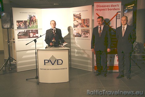 Preses konference (10.11.2008) lidostā, kurā piedalījās PVD Sanitārā robežinspekcija, Latvijas muita un Rīgas lidosta Preses konference (10.11.2008) lidostā, kurā piedalījās PVD Sanitārā robežinspekcija, Latvijas muita un Rīgas lidosta 28756