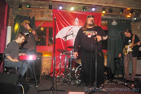Kā nākamie uzstājās D11 Blues Band, saviļņojot publiku ar lielisku priekšnesumu 28818