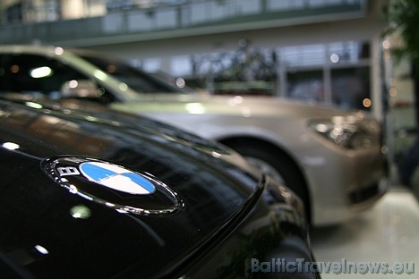 Kurš no 7.sērijas BMW ir labāks? No ekoloģiskā viedokļa izteikts līderis ir BMW 730d, kas uz 1 km atstāj 192 gramus CO2 izmešu, bet 750Li - 266 gramus Kurš no 7.sērijas BMW ir labāks? No ekoloģiskā viedokļa izteikts līderis ir BMW 730d, kas uz 1 km atstāj 192 gramus CO2 izmešu, bet 750Li - 266 gramus 28916