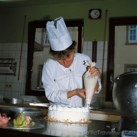 Tortes tiek gatavotas no dažādiem produktiem, piemēram, latvietim neierastās siera vai sīpolu kūkas Tortes tiek gatavotas no dažādiem produktiem, piemēram, latvietim neierastās siera vai sīpolu kūkas 30969
