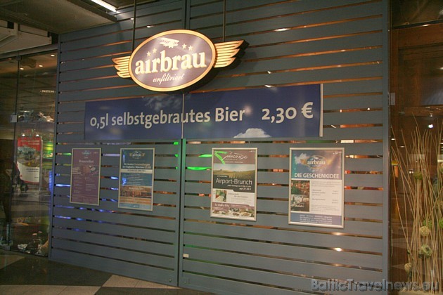 Minhenes lidostas alus restorāns airbrau ir slavens, ka tā alus tiek brūvēts lidostā. www.airbraeu.de Minhenes lidostas alus restorāns airbrau ir slavens, ka tā alus tiek brūvēts lidostā. www.airbraeu.de 34483