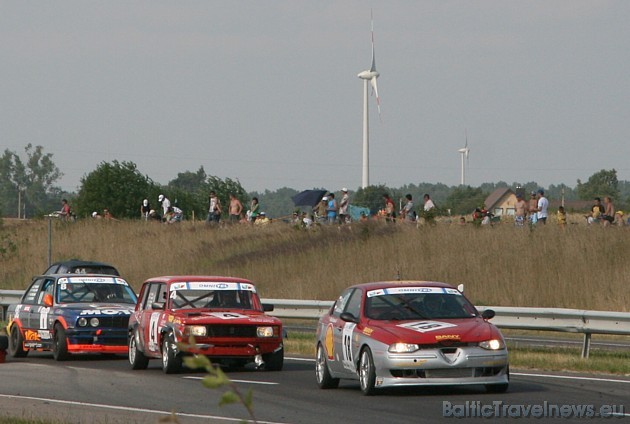 Sacīkstēs dalību ņēma ne tikai Lietuvas autosportisti, bet arī daudzi sacensību dalībnieki no citām Eiropas valstīm Sacīkstēs dalību ņēma ne tikai Lietuvas autosportisti, bet arī daudzi sacensību dalībnieki no citām Eiropas valstīm 35339