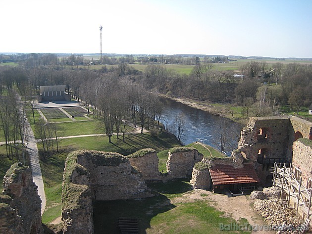 Bauskas pils celta Livonijas ordeņa mestra Heidenreiha Finkes fon Overberga valdīšanas laikā (1439–1450) Bauskas pils celta Livonijas ordeņa mestra Heidenreiha Finkes fon Overberga valdīšanas laikā (1439–1450) 35475