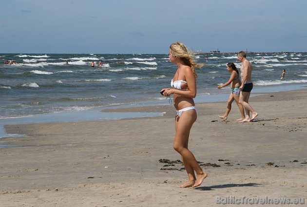 TELE2 Baltic Beach Party 2009 - baltās viļņu galotnes liecina par stipru vēju un augstiem viļņiem, bet ūdens temperatūra vilināja jūrā TELE2 Baltic Beach Party 2009 - baltās viļņu galotnes liecina par stipru vēju un augstiem viļņiem, bet ūdens temperatūra vilināja jūrā 35542