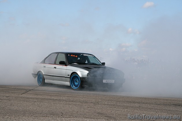 Latvijas drifta čempionāta ceturtais posms „HGK Speed Drift” norisinājās 25.07.2009 Vaiņodes lidlaukā, kas atrodas pāris desmitus kilometrus no Liepāj Latvijas drifta čempionāta ceturtais posms „HGK Speed Drift” norisinājās 25.07.2009 Vaiņodes lidlaukā, kas atrodas pāris desmitus kilometrus no Liepāj 35578